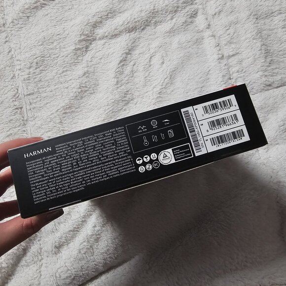 JBL Tune 720BT Wireless Over-Ear Headphones Foldable NEW Sealed Blue - Picture 3 of 3